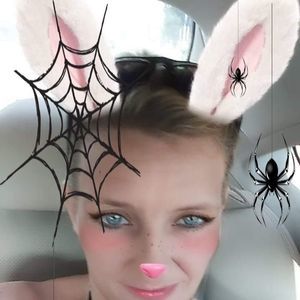 Meet your Posher, Edith